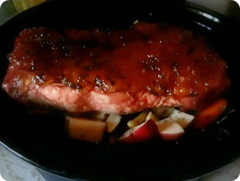 roast and veggies in pot