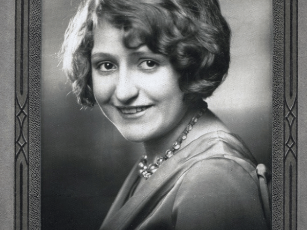 Amazingly Ordinary: The Real Women Who Inspire Me:&nbsp;Dum
